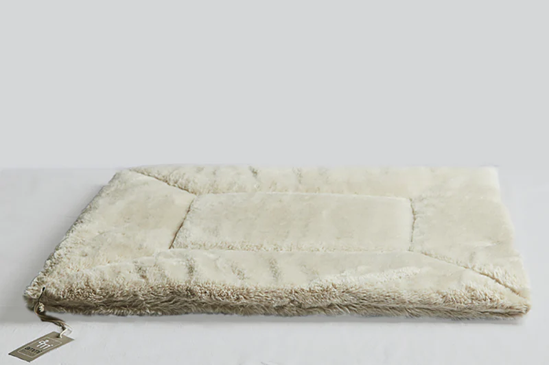 Liegekissen-Hund-Plaid-Hermelin-ammifordogs-beige-3-Kopie Liegekissen-Hund-Plaid-Hermelin-ammifordogs-beige-3-Kopie