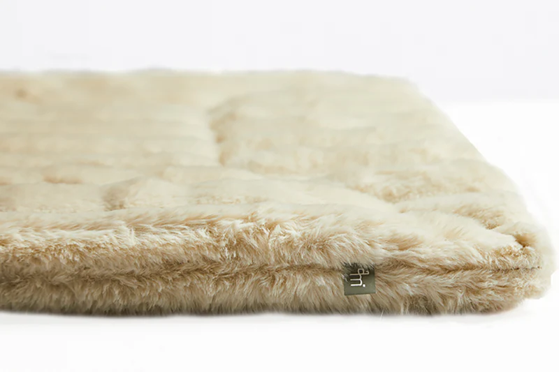 Liegekissen-Hund-Plaid-Hermelin-ammifordogs-beige-4-Kopie Liegekissen-Hund-Plaid-Hermelin-ammifordogs-beige-4-Kopie